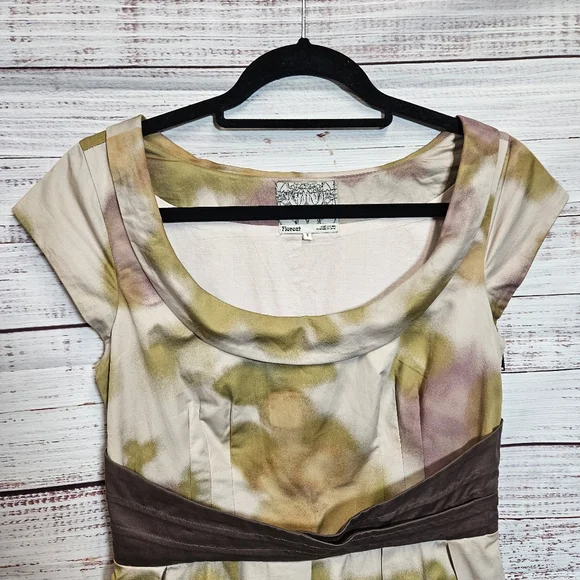 Floreat embroidered pleated dress - Picture 2 of 15